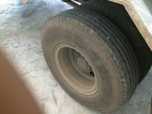 ISUZU ดัมพ์เกษตร ใช้งานได้ 7,000 กิโล สภาพยางใหม่ ISUZU ดัมพ์เกษตร ใช้งานได้ 7,000 กิโล สภาพยางใหม่