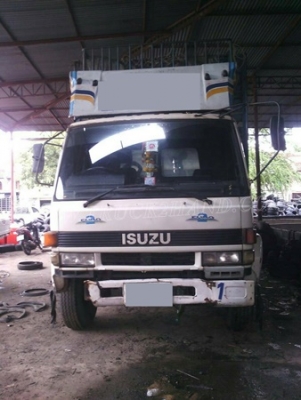 รถยี่ห้ออีซูซุ เครื่องขนาด 195 แรงม้า รหัสแซซซี FVM12QY รถยี่ห้ออีซูซุ เครื่องขนาด 195 แรงม้า รหัสแซซซี FVM12QY