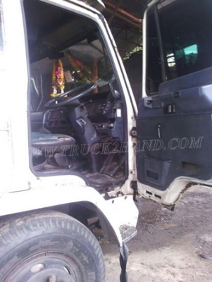 รถยี่ห้ออีซูซุ เครื่องขนาด 195 แรงม้า รหัสแซซซี FVM12QY รถยี่ห้ออีซูซุ เครื่องขนาด 195 แรงม้า รหัสแซซซี FVM12QY