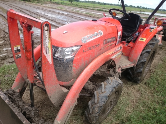 ขายรถไถ คูโบต้า 30 แรง พร้อมดันหน้า-ผาน5  เครื่องแน่นเกียร์ หางดี พร้อมใช้งาน