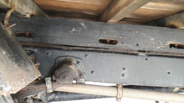 6 ล้อ HINO กระบะรั้วเหล็กพื้นเป็นสแตนเลส  รุ่น KM779   117 แรงม้า กระบะยาว 5.40 เมตร