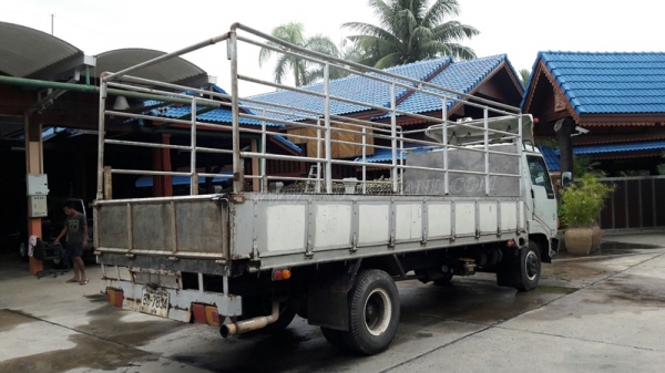 6 ล้อ HINO กระบะรั้วเหล็กพื้นเป็นสแตนเลส  รุ่น KM779   117 แรงม้า กระบะยาว 5.40 เมตร