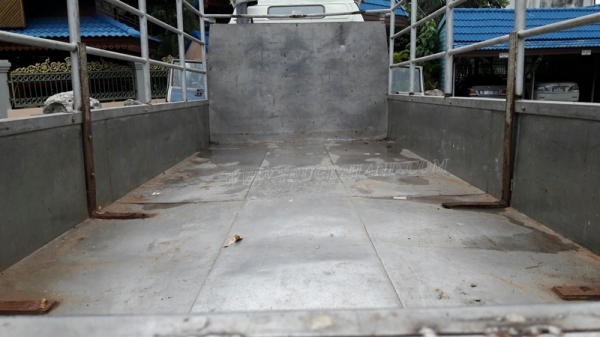 6 ล้อ HINO กระบะรั้วเหล็กพื้นเป็นสแตนเลส  รุ่น KM779   117 แรงม้า กระบะยาว 5.40 เมตร