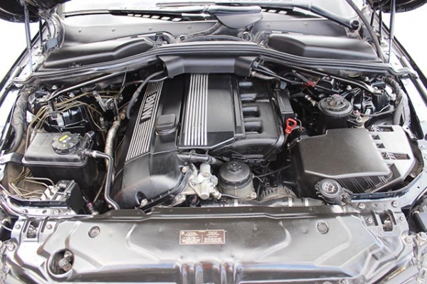 Bmw รุ่น 525 I limosin E60 ปี 2004 สีดำ