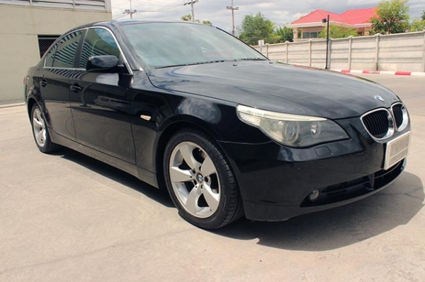 Bmw รุ่น 525 I limosin E60 ปี 2004 สีดำ