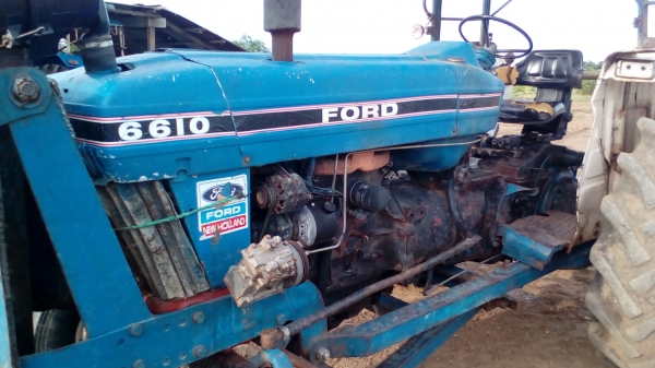 ขายรถไถFORD รุ่น6610 เสื้อลาย  สวยเดิมพร้อมใช้งานเอกสารเล่มทะเบียน