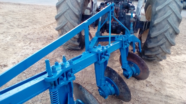 ขายรถไถFORD รุ่น6610 เสื้อลาย  สวยเดิมพร้อมใช้งานเอกสารเล่มทะเบียน