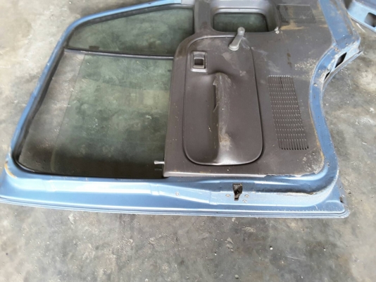 ขายประตูรถสี่กลางเก่าญี่ปุ่นตามสภาพนอกราคาคู่ละ9000บาท