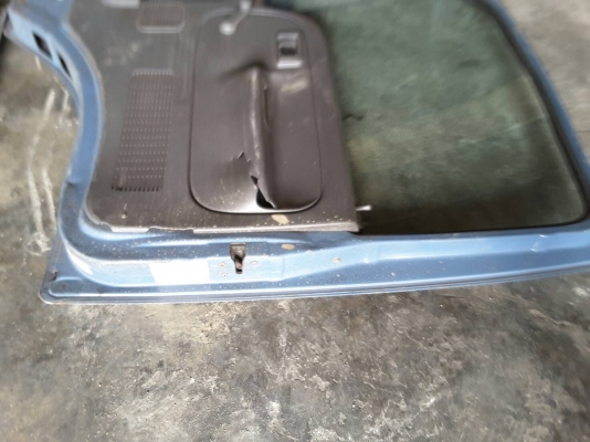 ขายประตูรถสี่กลางเก่าญี่ปุ่นตามสภาพนอกราคาคู่ละ9000บาท