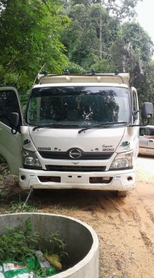 รถฮีโน่ 6 ล้อดั้ม 145 แรงม้า. ปี 57. , ( รถวิ่ง 24,xxx กม. )    สนใจติดต่อ  081 - 6079515