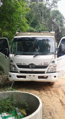 รถฮีโน่ 6 ล้อดั้ม 145 แรงม้า. ปี 57. , ( รถวิ่ง 24,xxx กม. )    สนใจติดต่อ  081 - 6079515