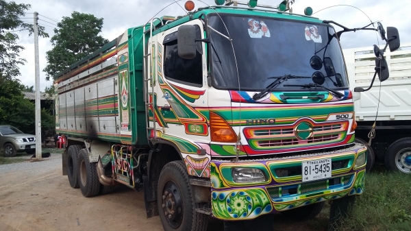 ขายสิบล้อดั๊มสองเพลาเมก้า 320  สวย ๆ เดิม ๆ  ครับ