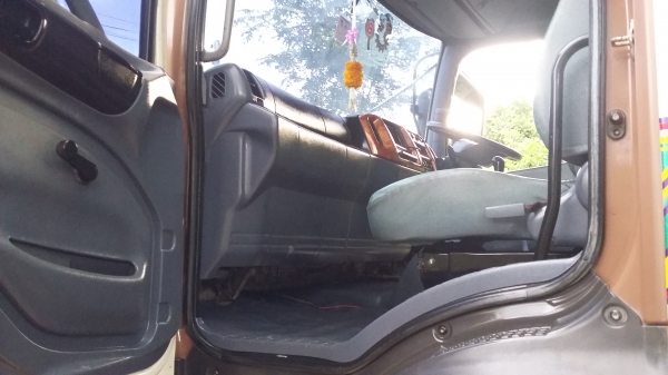 ขายสิบล้อดั๊มสองเพลาเมก้า 320  สวย ๆ เดิม ๆ  ครับ