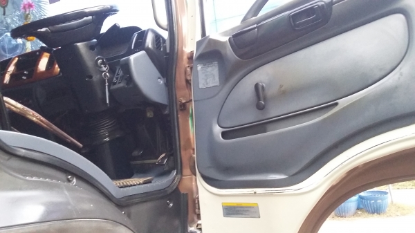 ขายสิบล้อดั๊มสองเพลาเมก้า 320  สวย ๆ เดิม ๆ  ครับ