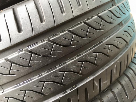 ขายยาง YOKOHAMA A-DRIVE 195-55-15 ปี12 ดอกแน่นๆ ไม่มีกินข้าง ชุดละ 3,000 บาท