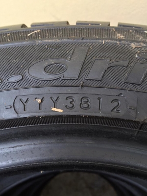 ขายยาง YOKOHAMA A-DRIVE 195-55-15 ปี12 ดอกแน่นๆ ไม่มีกินข้าง ชุดละ 3,000 บาท