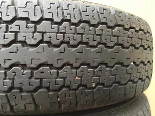 ขายยาง BRIDGESTONE H/T 689 245-70-16 ปี12 ดอกสวย ชุดละ 2,900 บาท