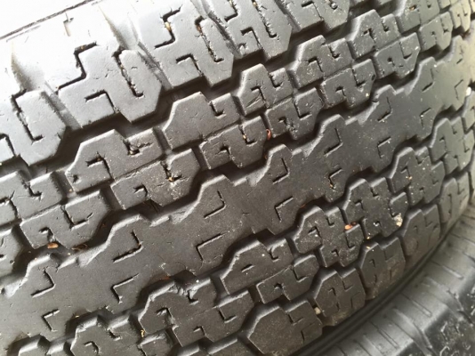 ขายยาง BRIDGESTONE H/T 689 245-70-16 ปี12 ดอกสวย ชุดละ 2,900 บาท