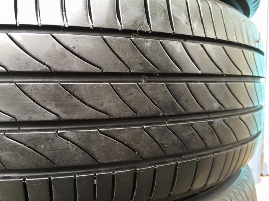 ขายยาง MICHELIN PRIMACY 3ST 215-60-17 ปี14 ดอกเต็มๆ ยางนิ่มๆ ชุดละ 5,500 บาท