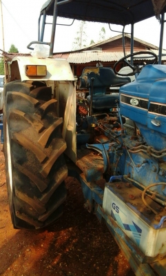 รถไถ NEWHOLLAND 6610 ติดต่อเจ้าของคุณศรณยู เบอร์ 083-355-1655