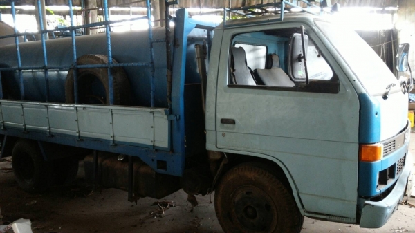 ISUZU 6ล้อพร้อมแท็งค์น้ำ4000ลิตร