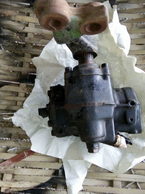 กระปุกพวงมาลัยE220(W124)