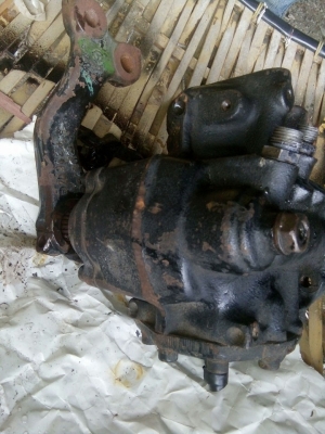 กระปุกพวงมาลัยE220(W124)