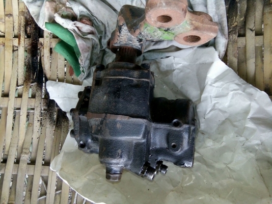 กระปุกพวงมาลัยE220(W124)