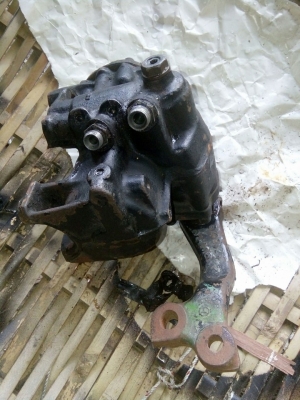 กระปุกพวงมาลัยE220(W124)