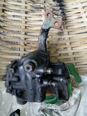 กระปุกพวงมาลัยE220(W124)