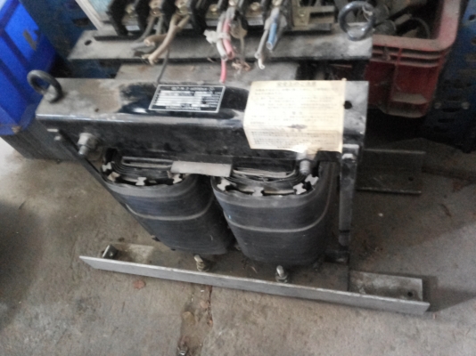 หม้อแปลงไฟฟ้ายี่ห้อ KASUGA แบบ 1 เฟส จากญี่ปุ่น 220 V. ออก 100 - 110 V. ขนาด 100 A.