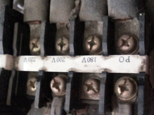 หม้อแปลงไฟฟ้ายี่ห้อ KASUGA แบบ 1 เฟส จากญี่ปุ่น 220 V. ออก 100 - 110 V. ขนาด 100 A.