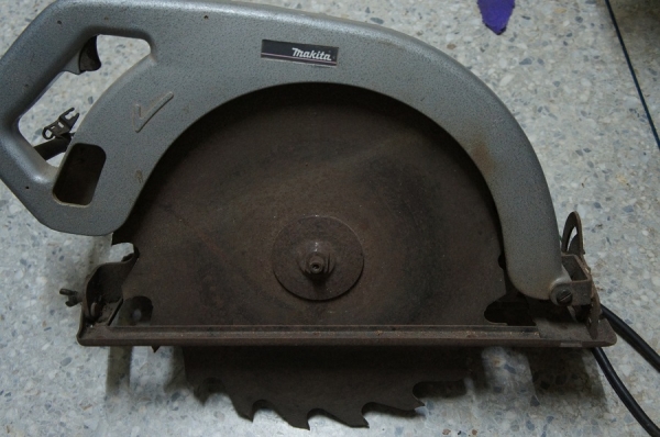 ขายเลื่อยวงเดือน 16นิ้ว Makita