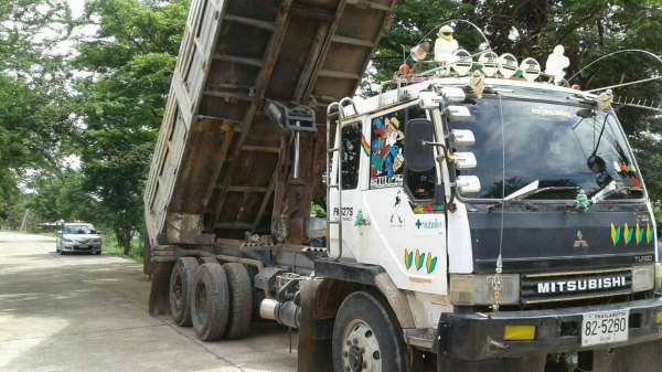 ขาย 10 ล้อดั้ม ไอ้หลง FN527M-TF2689 เครื่องเดิม 6D16 เทอร์โบ 220 แรงม้า เกียร์ 10 สปีด ดั้มสามมิตร เล่มทะเบียนครบพร้อมโอนครับ ขาย 10 ล้อดั้ม ไอ้หลง FN527M-TF2689 เครื่องเดิม 6D16 เทอร์โบ 220 แรงม้า เกียร์ 10 สปีด ดั้มสามมิตร เล่มทะเบียนครบพร้อมโอนครับ