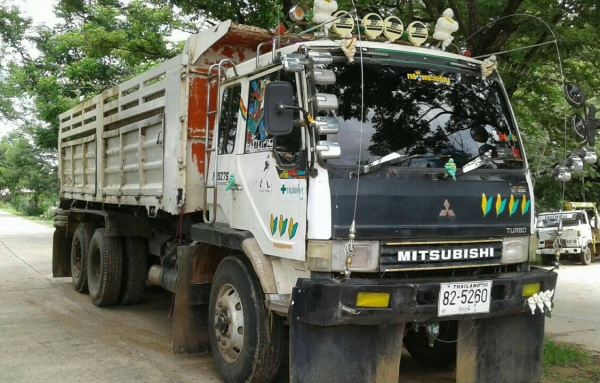 ขาย 10 ล้อดั้ม ไอ้หลง FN527M-TF2689 เครื่องเดิม 6D16 เทอร์โบ 220 แรงม้า เกียร์ 10 สปีด ดั้มสามมิตร เล่มทะเบียนครบพร้อมโอนครับ