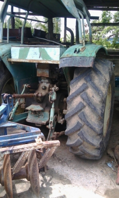 ขอขายรถไถจอนเดียร์ รุ่น2130พร้อมดันหน้า ผาน7 รถพร้อมทำงานราคาต่รองได้ครับ ขอขายรถไถจอนเดียร์ รุ่น2130พร้อมดันหน้า ผาน7 รถพร้อมทำงานราคาต่รองได้ครับ