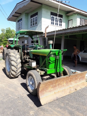 ขอขายรถไถจอนเดียร์ รุ่น2130พร้อมดันหน้า ผาน7 รถพร้อมทำงานราคาต่รองได้ครับ ขอขายรถไถจอนเดียร์ รุ่น2130พร้อมดันหน้า ผาน7 รถพร้อมทำงานราคาต่รองได้ครับ