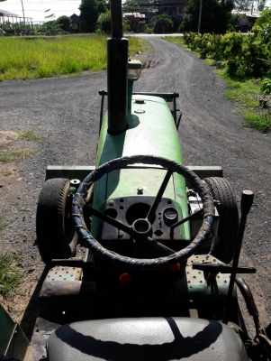 ขอขายรถไถจอนเดียร์ รุ่น2130พร้อมดันหน้า ผาน7 รถพร้อมทำงานราคาต่รองได้ครับ ขอขายรถไถจอนเดียร์ รุ่น2130พร้อมดันหน้า ผาน7 รถพร้อมทำงานราคาต่รองได้ครับ