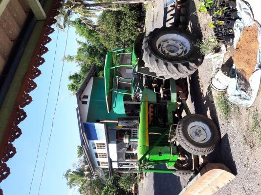 ขอขายรถไถจอนเดียร์ รุ่น2130พร้อมดันหน้า ผาน7 รถพร้อมทำงานราคาต่รองได้ครับ ขอขายรถไถจอนเดียร์ รุ่น2130พร้อมดันหน้า ผาน7 รถพร้อมทำงานราคาต่รองได้ครับ