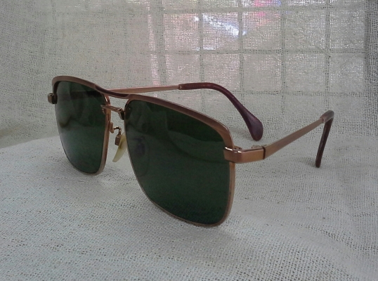 แว่นตาไททาเนียมบริสุทธิ์อันดับหนึ่งของแผ่นดิน!  MARUMAN Titanos handmade in Japan