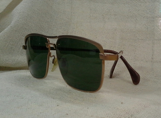 แว่นตาไททาเนียมบริสุทธิ์อันดับหนึ่งของแผ่นดิน!  MARUMAN Titanos handmade in Japan