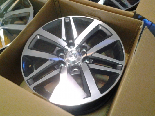 แม็ก TOYOTA FORTUNER 18