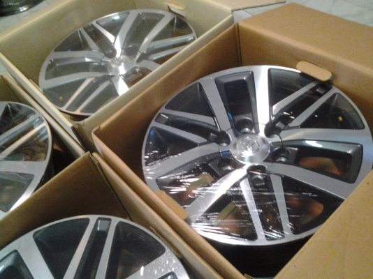 แม็ก TOYOTA FORTUNER 18