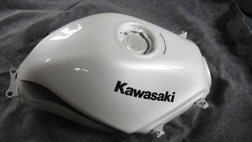 ขาย ถังน้ำมัน Ninja250 สีขาว