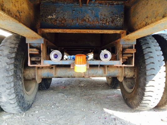 ขายเทเลอร์บรรทุกอ้อย