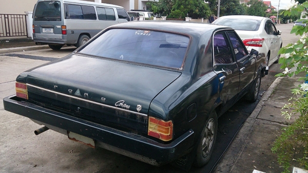 ขายรถเก๋งฟอร์ดรุ่นเก่า 19550 บาท