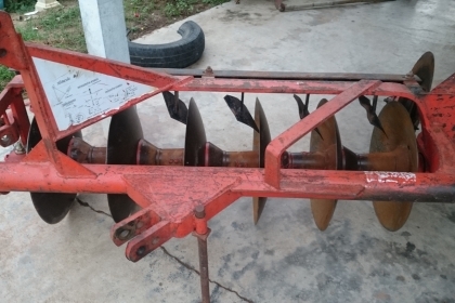 ขายผานรถไถ 6*22. LCS  โครงสวย สีเดิม พร้อมใช้งาน  ใส่กับรถ 30-36 แรง.ขายได้ขายครับ โทรมาสอบถามได้เลยน๊ะครับ 083-9576970 ปฐมพงษ์