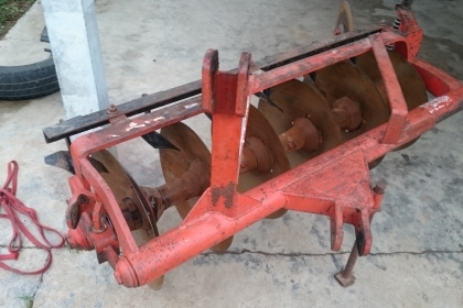 ขายผานรถไถ 6*22. LCS  โครงสวย สีเดิม พร้อมใช้งาน  ใส่กับรถ 30-36 แรง.ขายได้ขายครับ โทรมาสอบถามได้เลยน๊ะครับ 083-9576970 ปฐมพงษ์