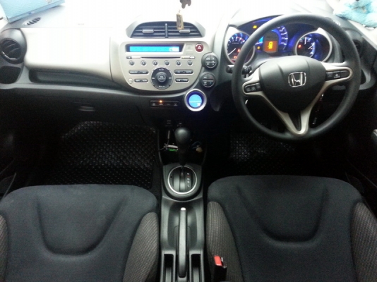 ขายด่วน ! Honda Jazz 1.3 HYBRID ปี 2013