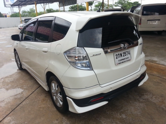 ขายด่วน ! Honda Jazz 1.3 HYBRID ปี 2013